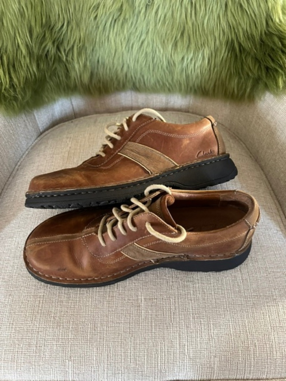 Clarks Men's Tan Leather Casual Shoes with Taupe Stripe Size 11.5